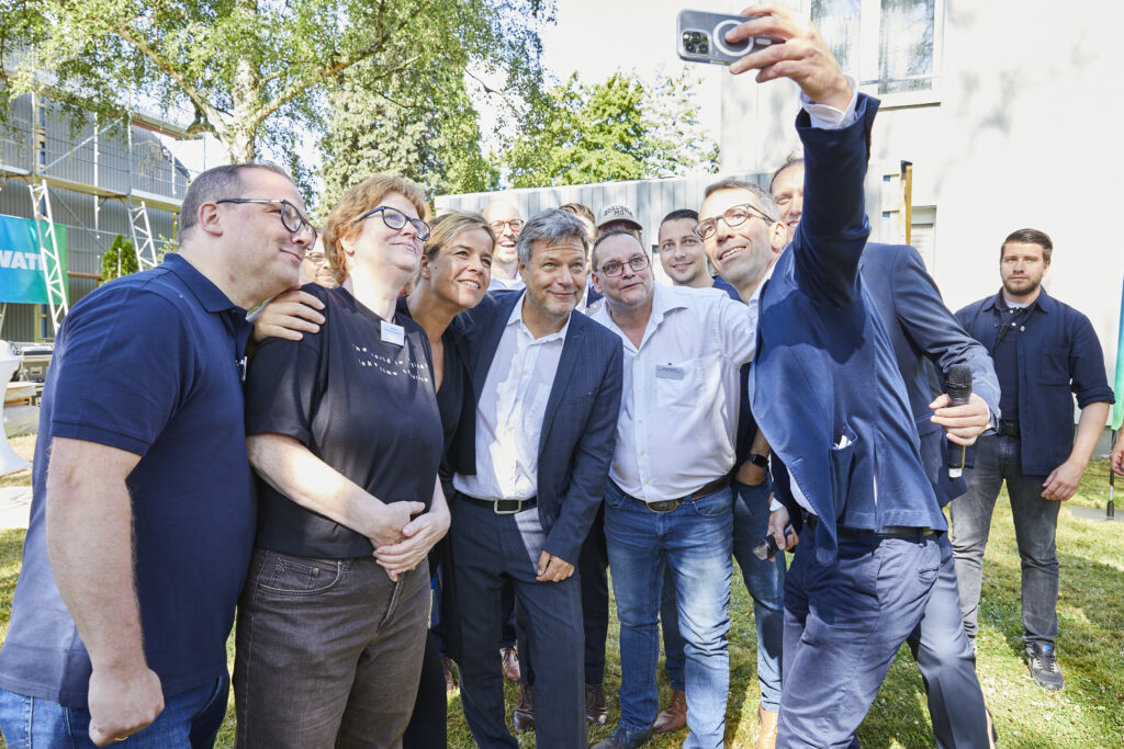 Gruppenfoto Renowate Robert Habeck